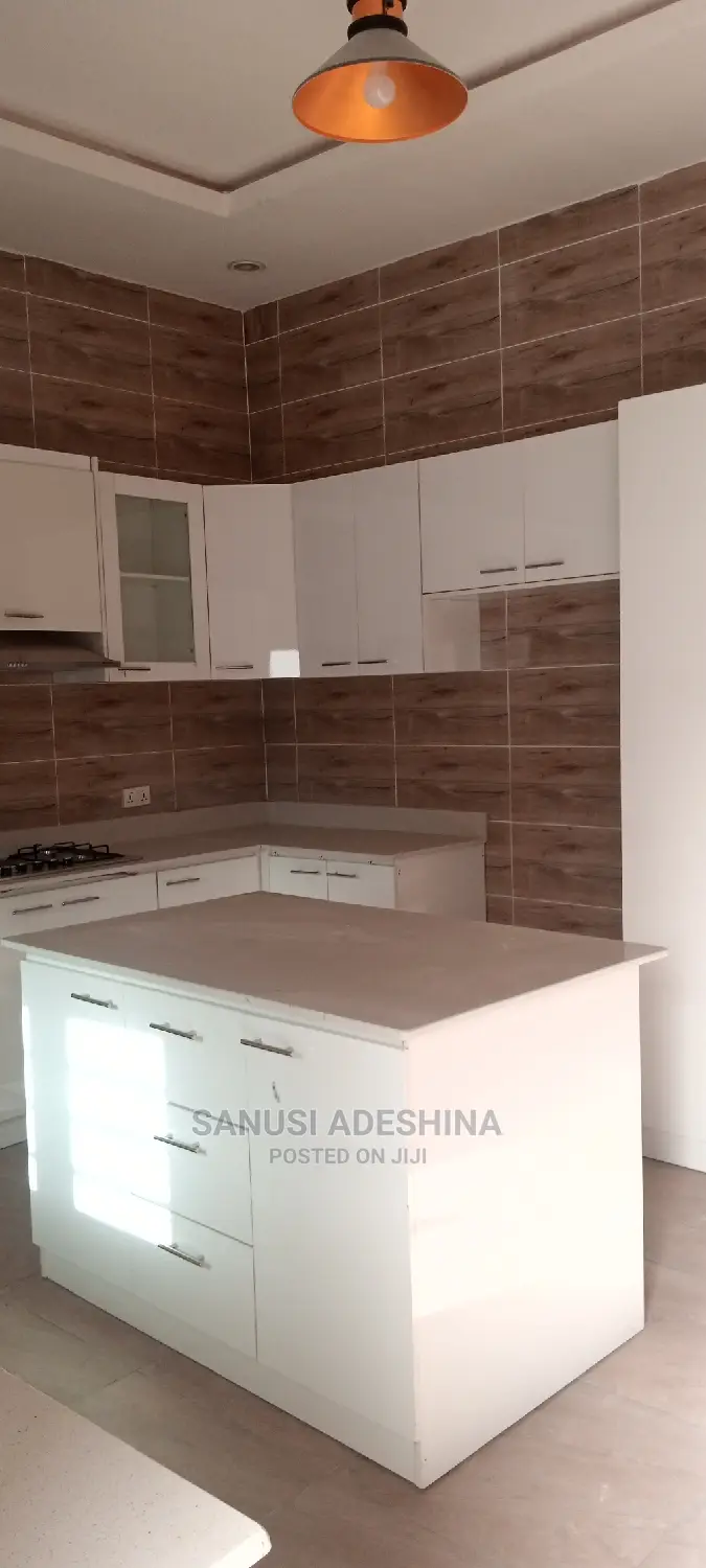 5bdrm Duplex in Life Camp Fct Abuja for sale