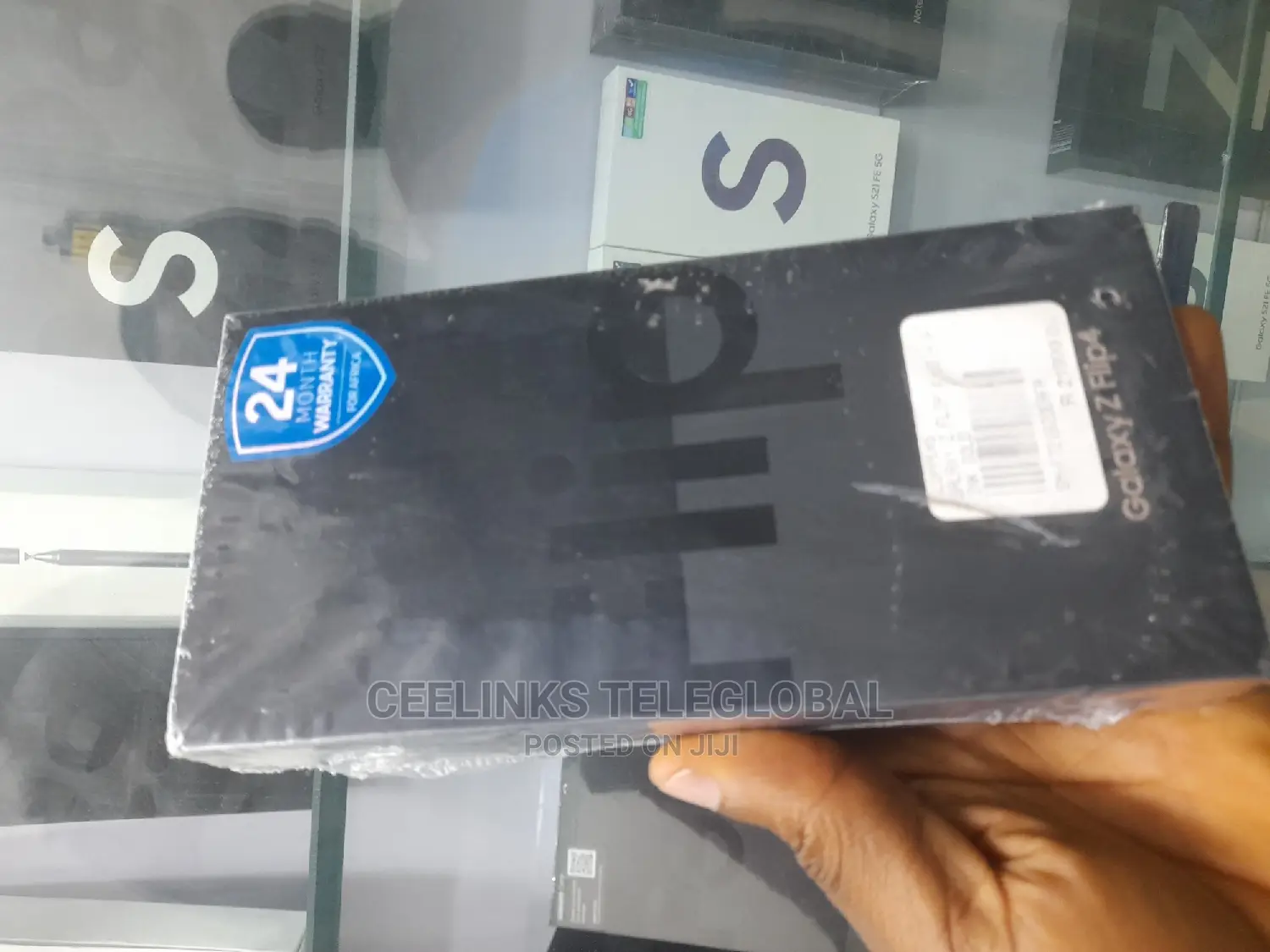 New Samsung Galaxy Z Flip4 256 GB Gold