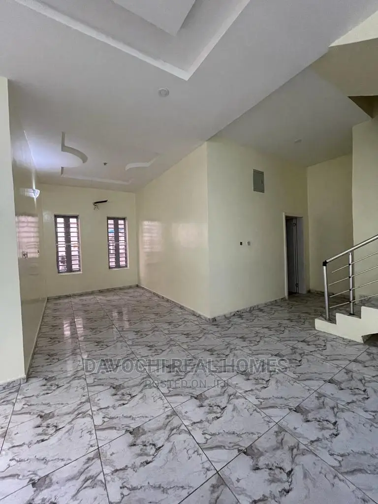 4bdrm Duplex in Ologolo Estate, Lekki for rent