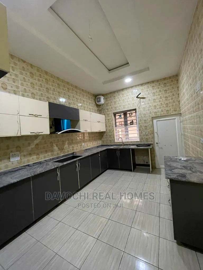 4bdrm Duplex in Ologolo Estate, Lekki for rent