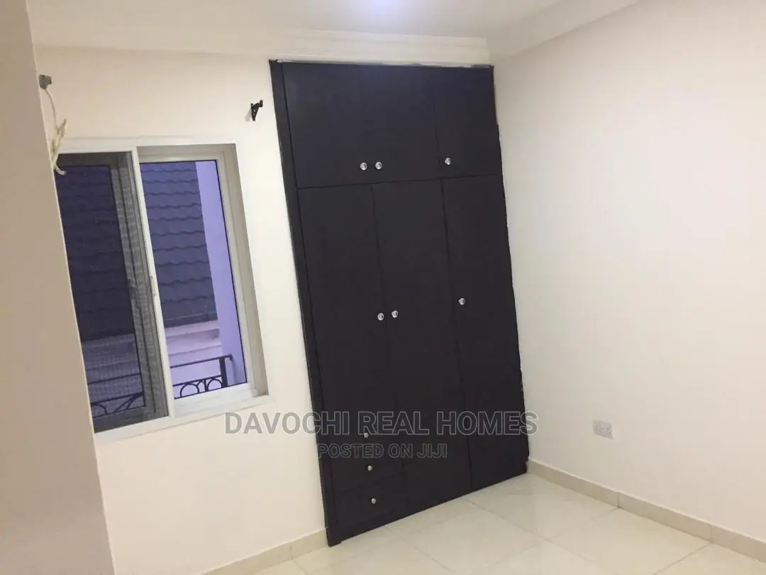 3bdrm Block of Flats in Lekki Ikate for rent
