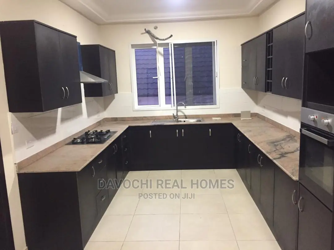 3bdrm Block of Flats in Lekki Ikate for rent