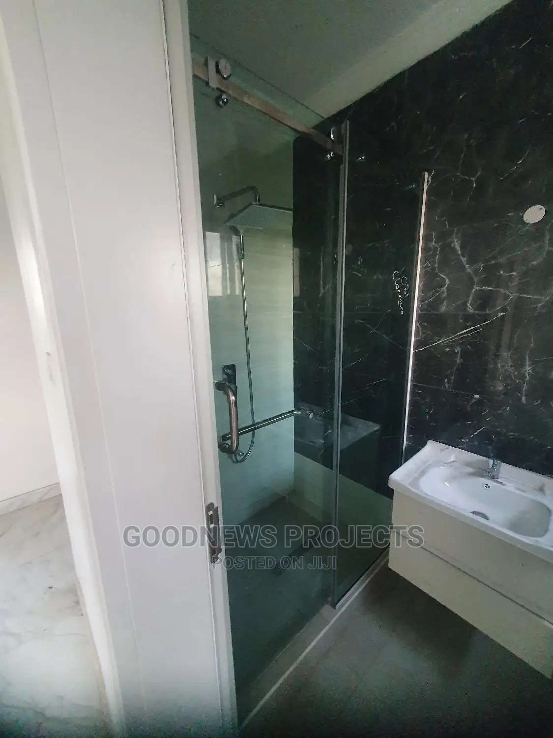 Frameless Sliding Shower Bath
