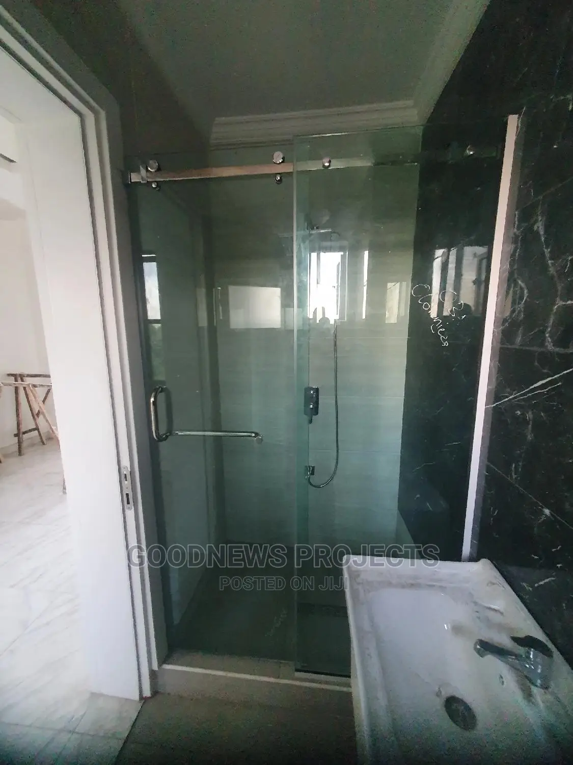 Frameless Sliding Shower Bath