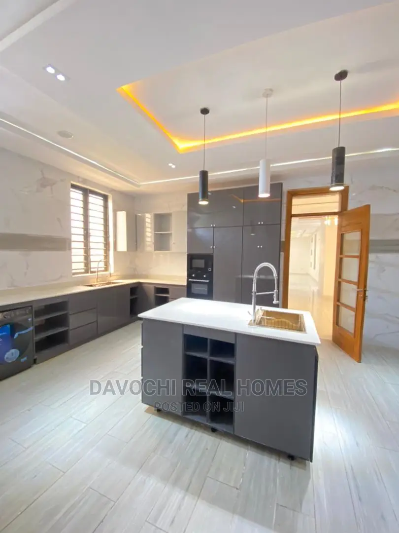 5bdrm Duplex in Lekky Country, Lekki for Sale