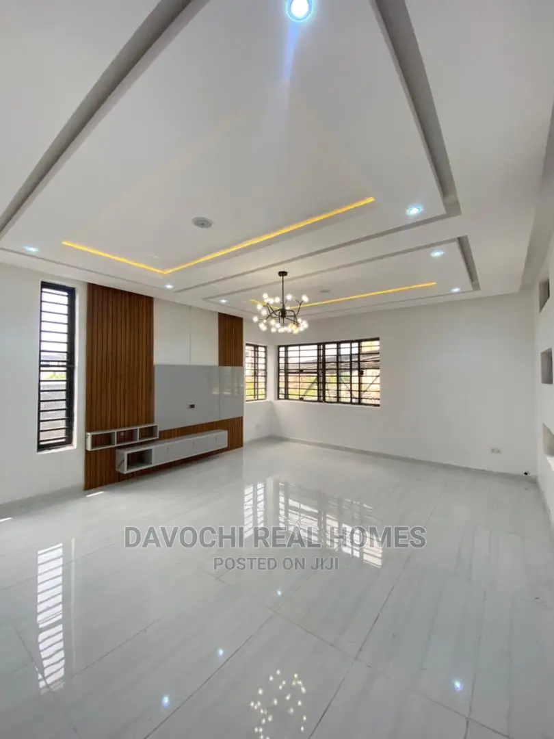 5bdrm Duplex in Lekky Country, Lekki for Sale