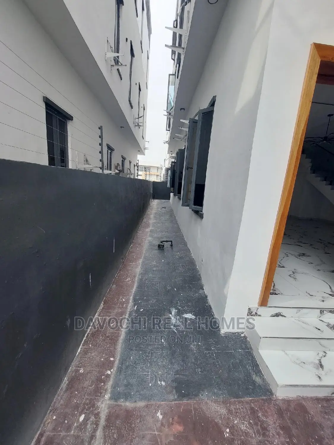 5bdrm Duplex in Ikate-Lekki for Sale