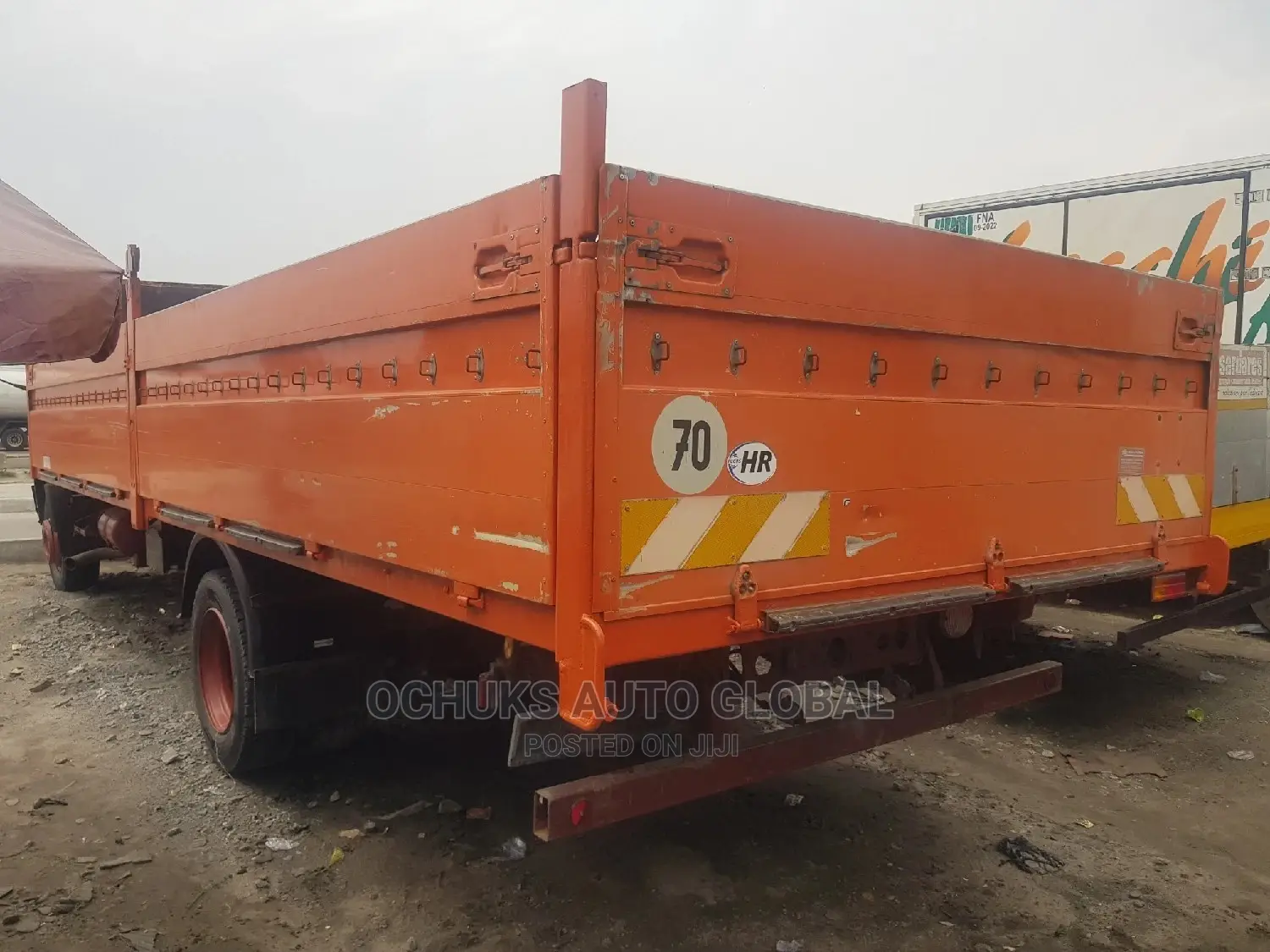 M/Benz Truck 6tyers 1117 Model 8bolits