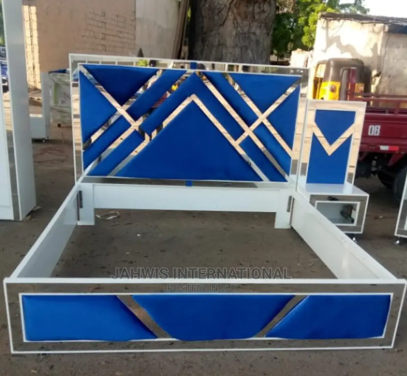Modern 6 X 6 High Back Rest Padded Bedframe.