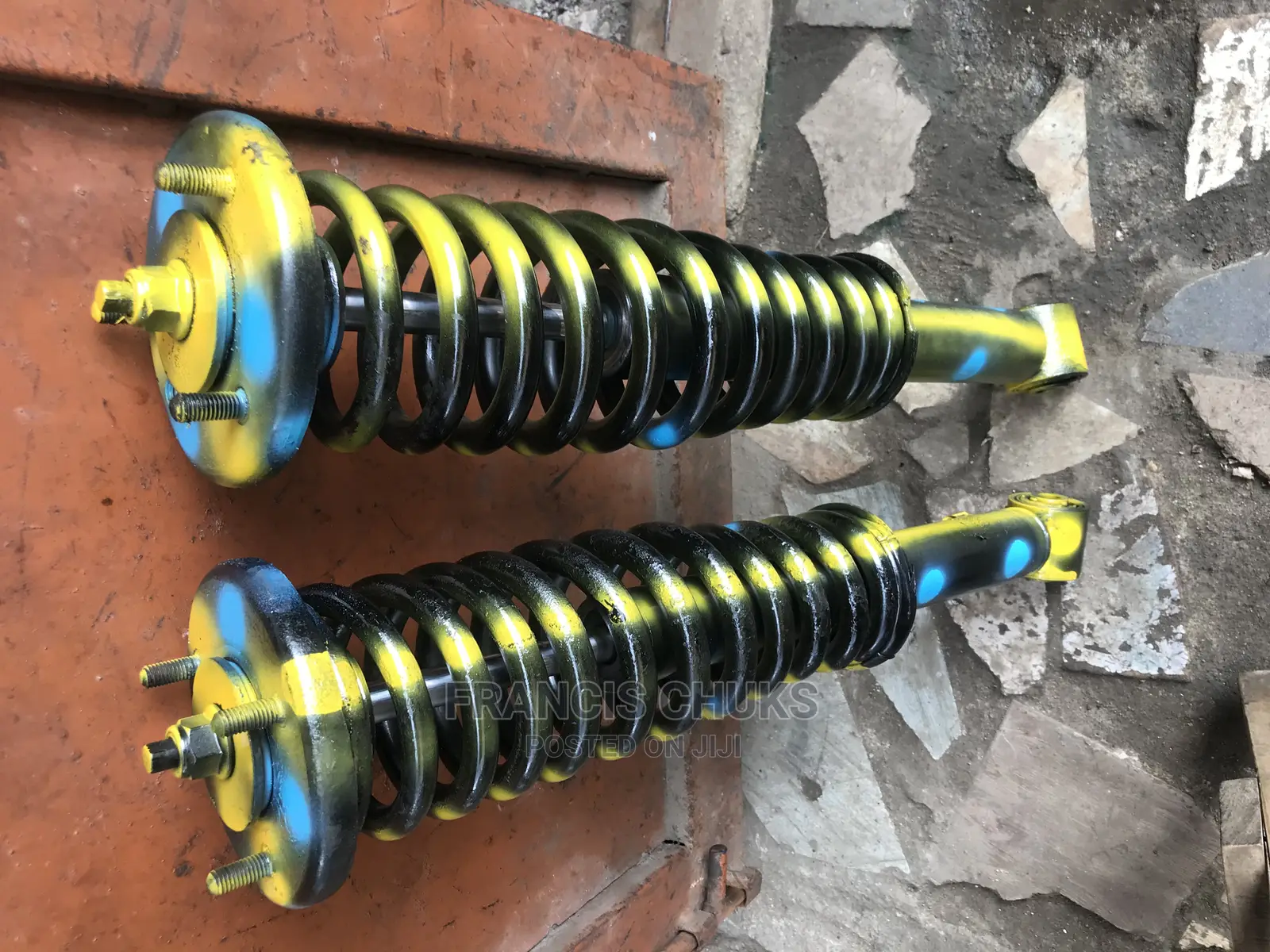 Set of Front Manual Shocks for Range Rover