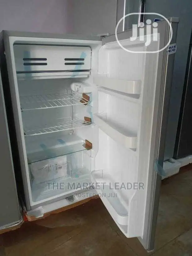 Scanfrost Sfr100xx Table Sized Fridge 100 LTRS