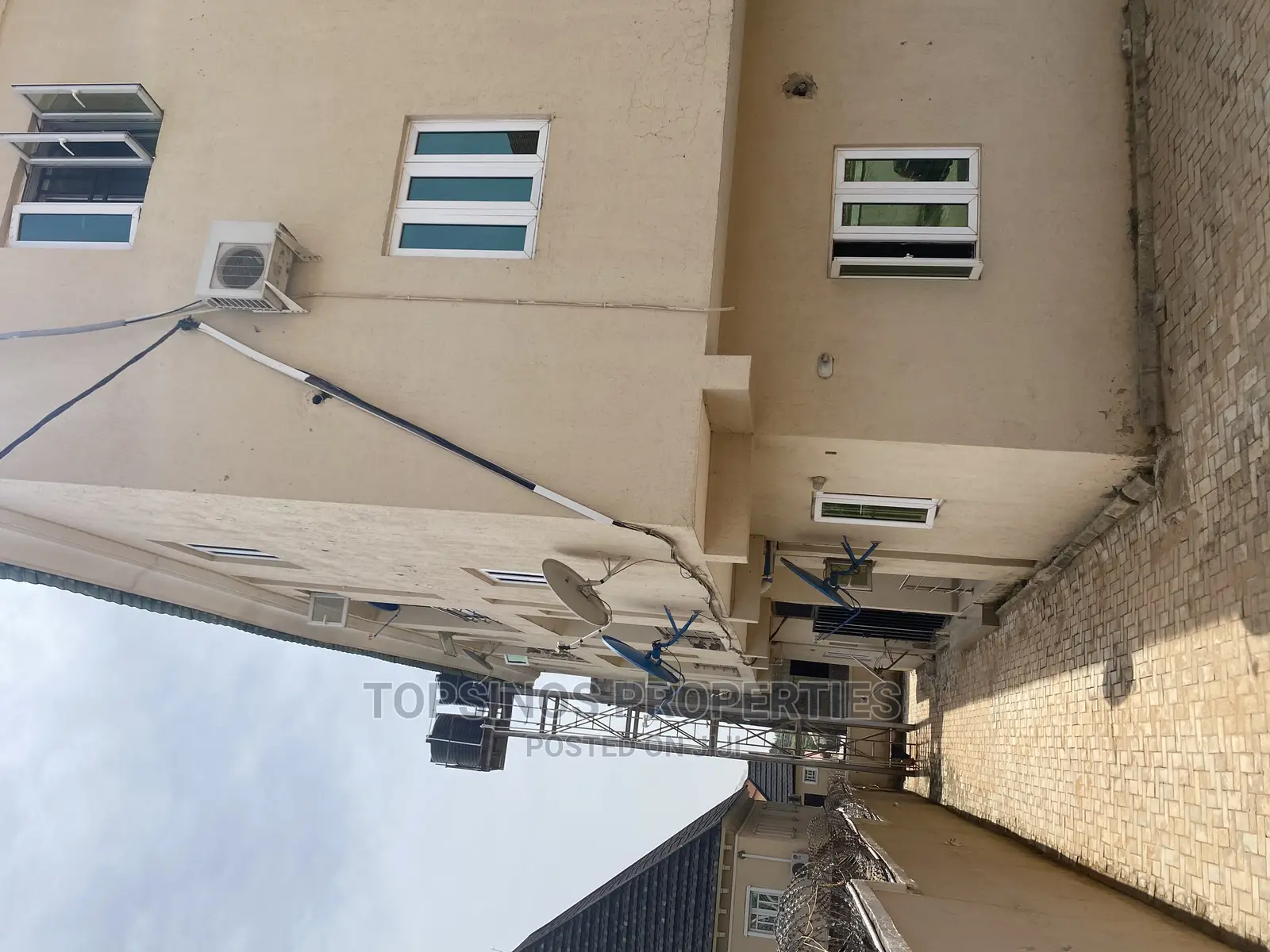 2bdrm Block of Flats in Dawaki for rent