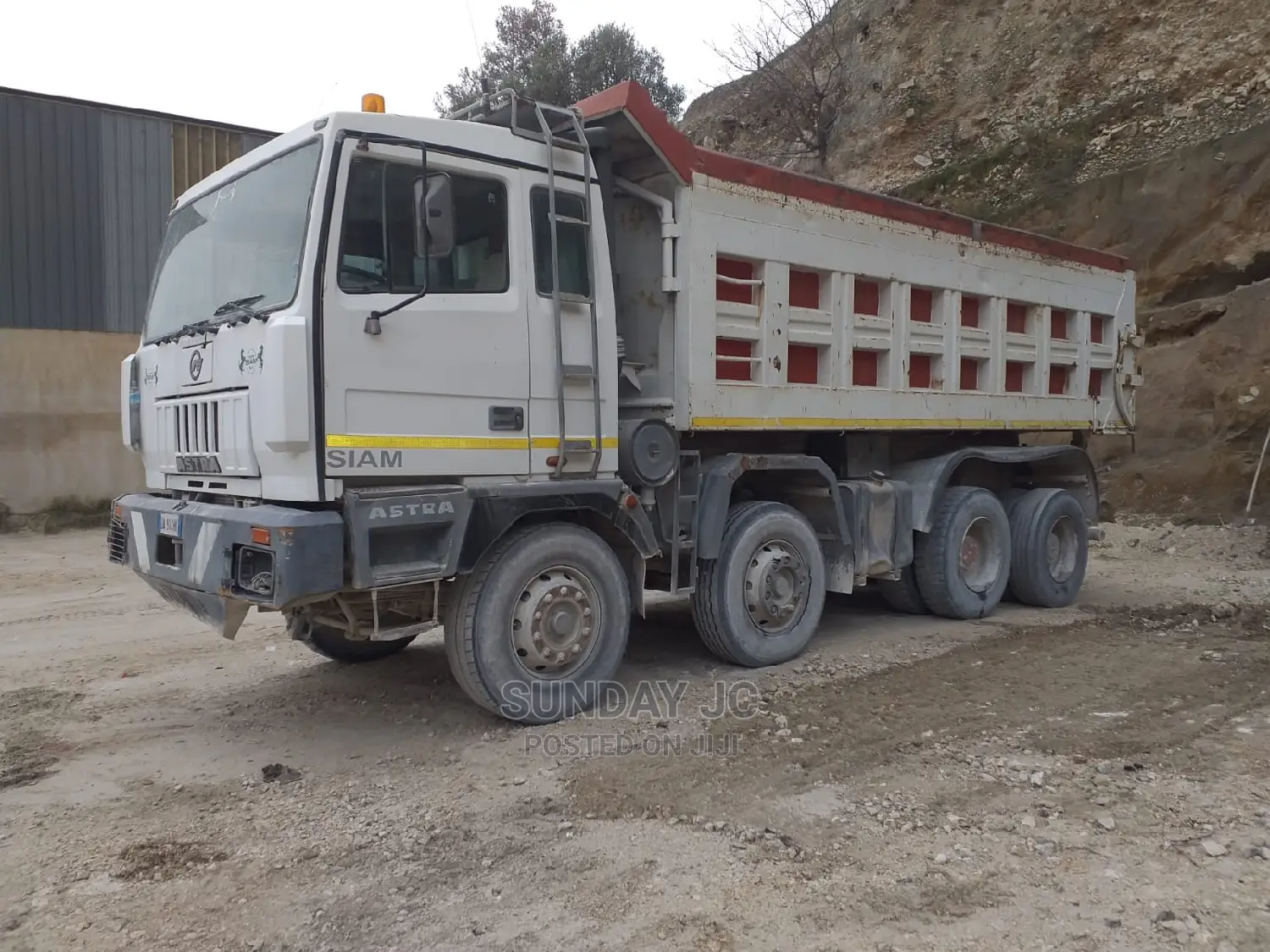 Tokunbo 40tons Astra IVECO Twelve Tyres Dump Truck