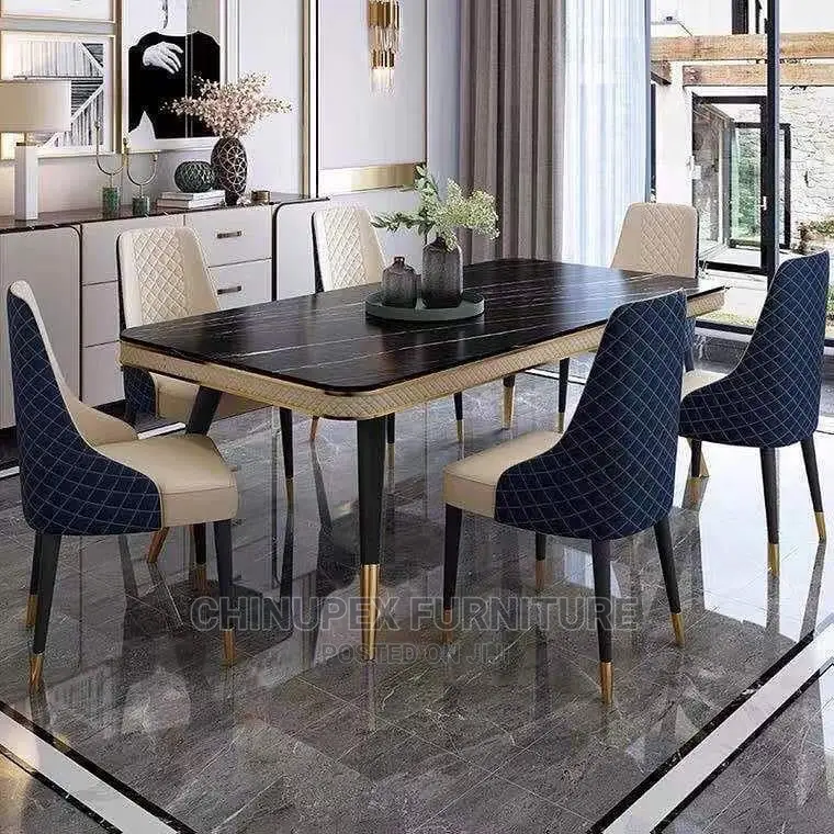 Luxury 6 Seaters Dining Table