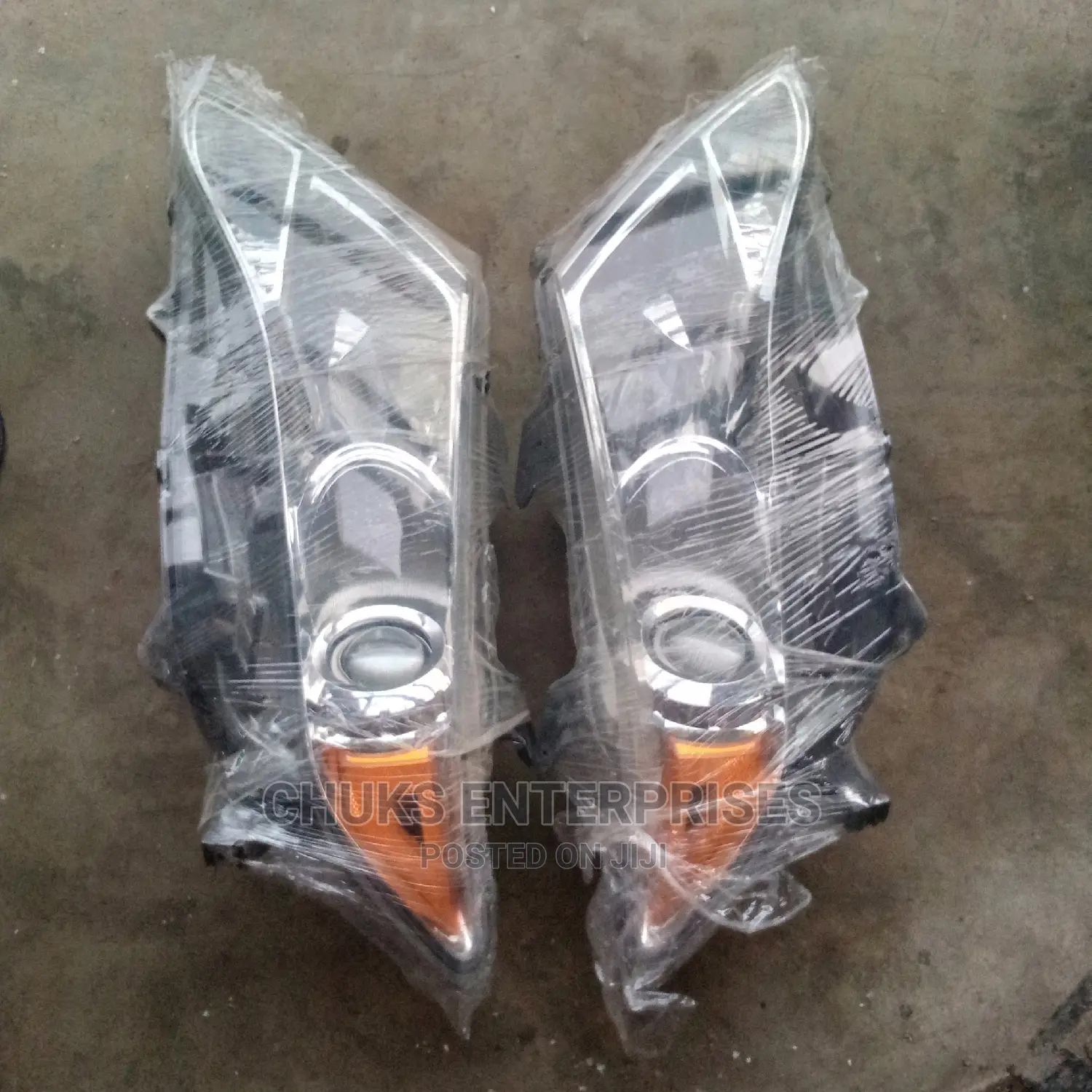 Toyota Venza 2010 Headlight Tokunbo