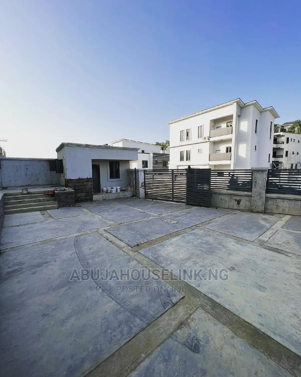 5bdrm Duplex in Guzape for sale