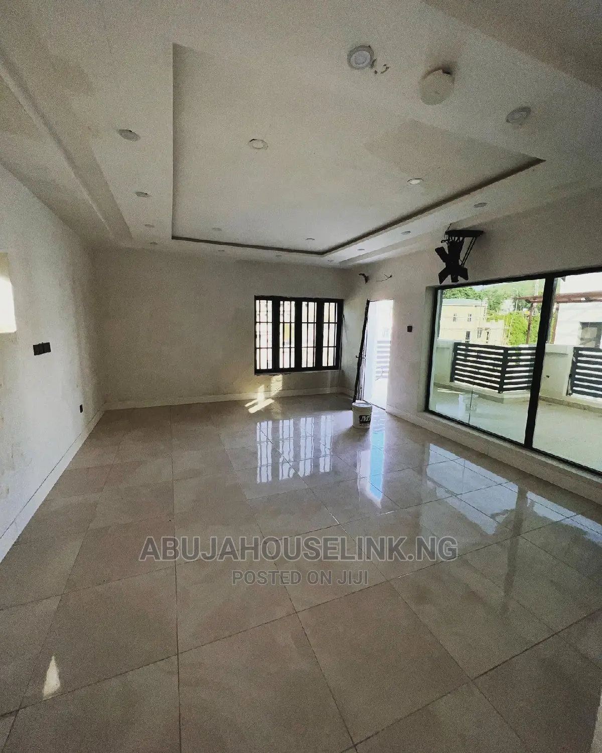 5bdrm Duplex in Guzape for sale