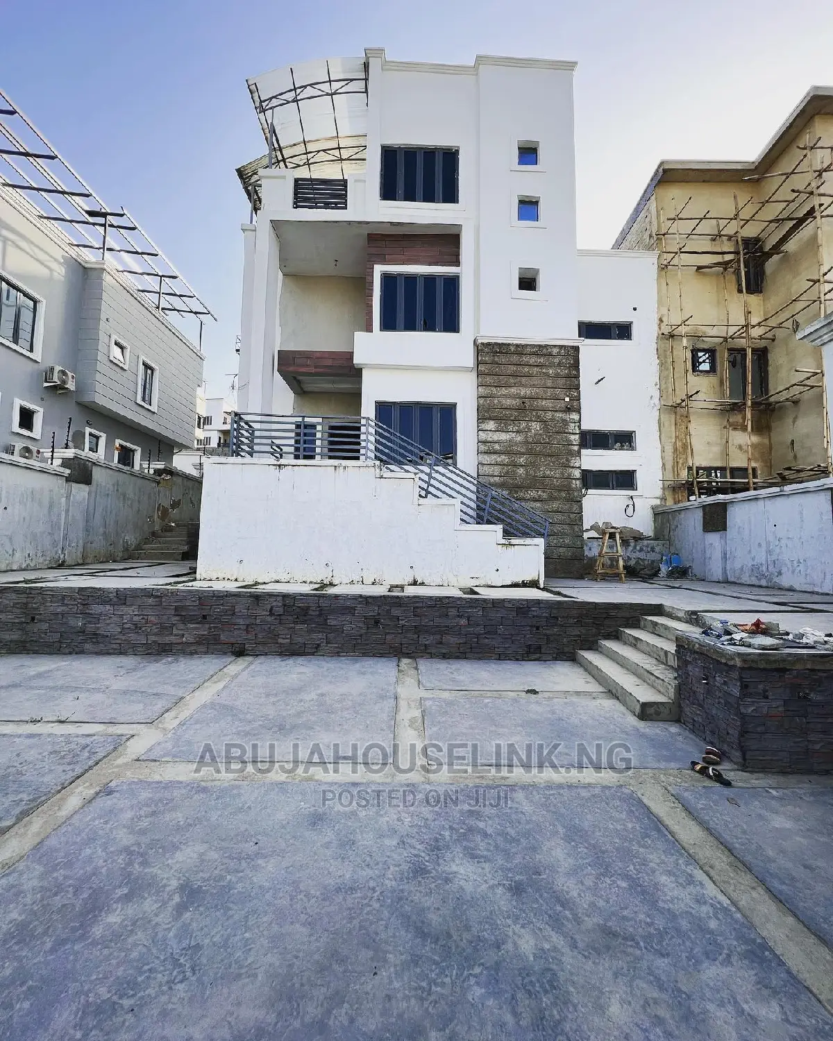 5bdrm Duplex in Guzape for sale