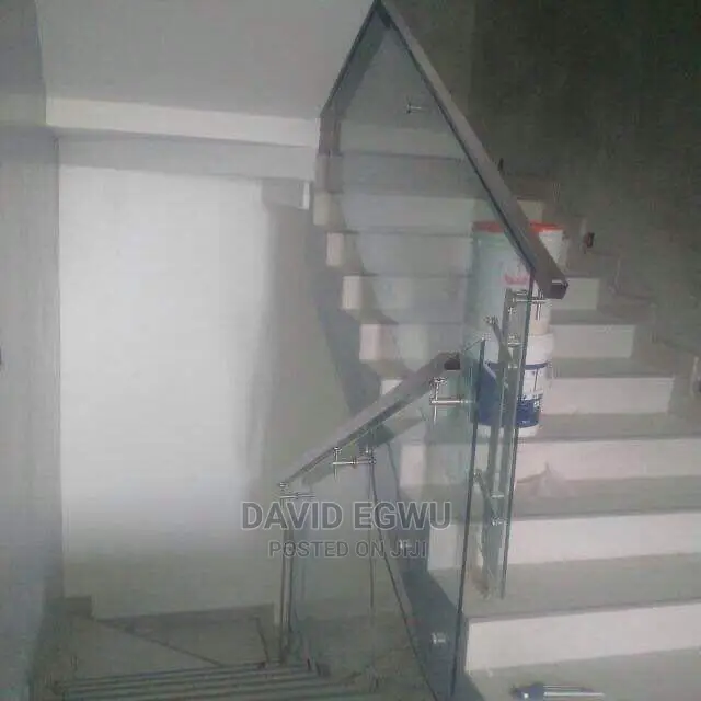 Frameless Staircase Glass With Spigots