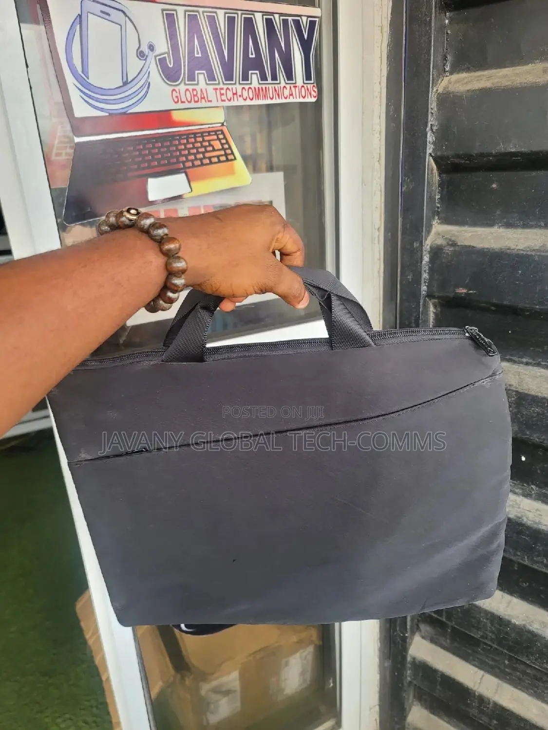 Clean Laptop Bags (For Different Laptop Sizes)