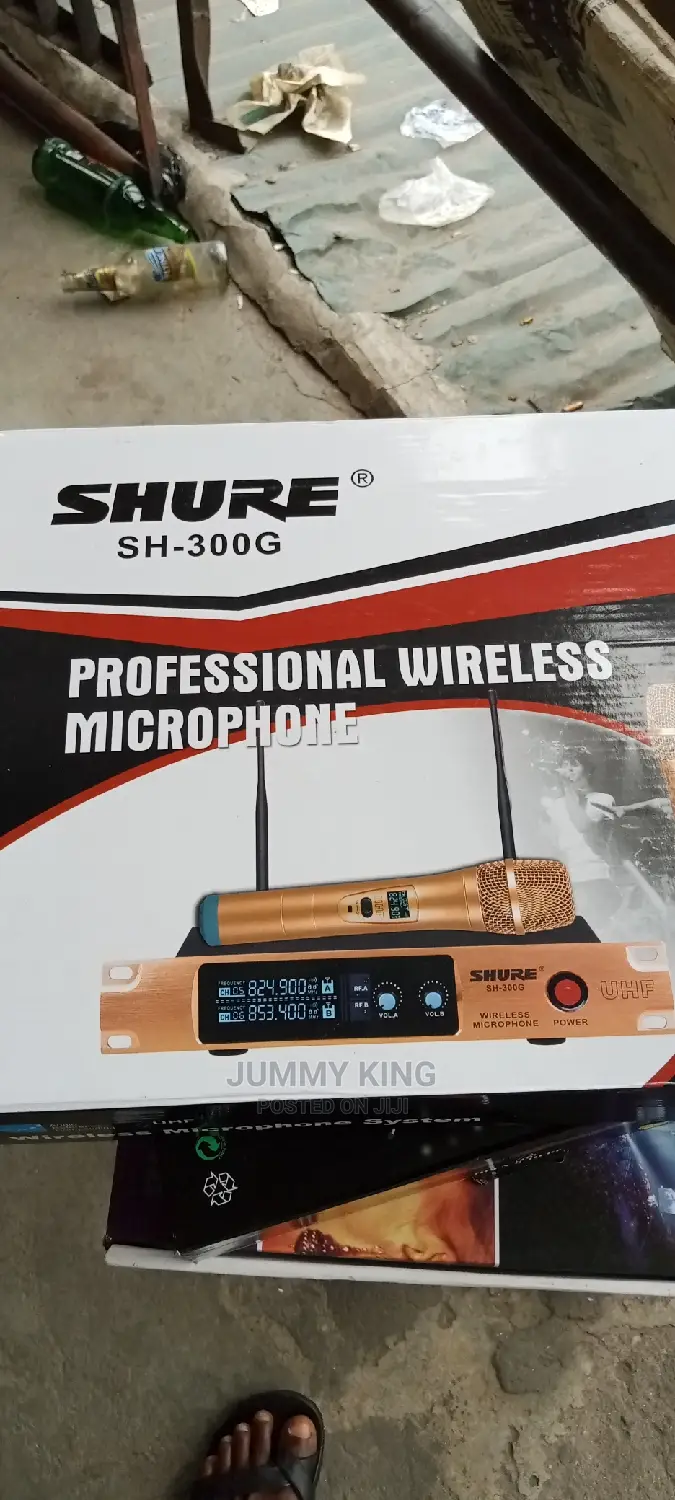 Shure Professional Wireless Microphone With UHF Frequency