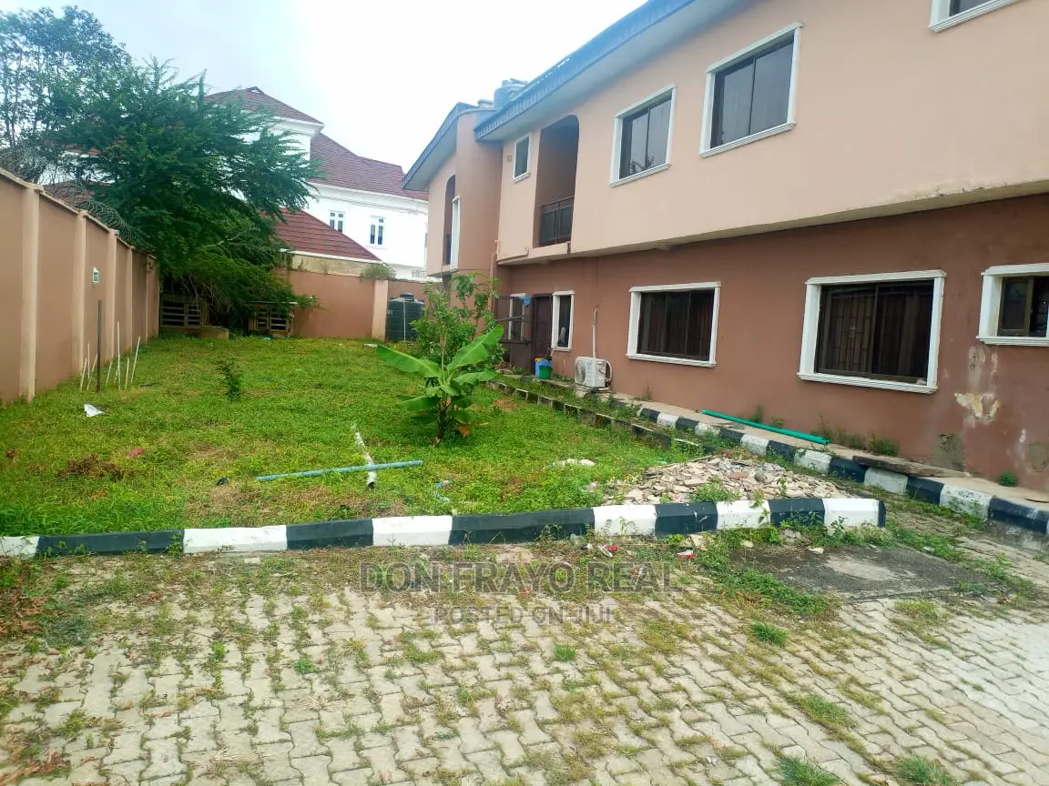8bdrm Duplex in Kobiowu Estate, Iyanganku for sale