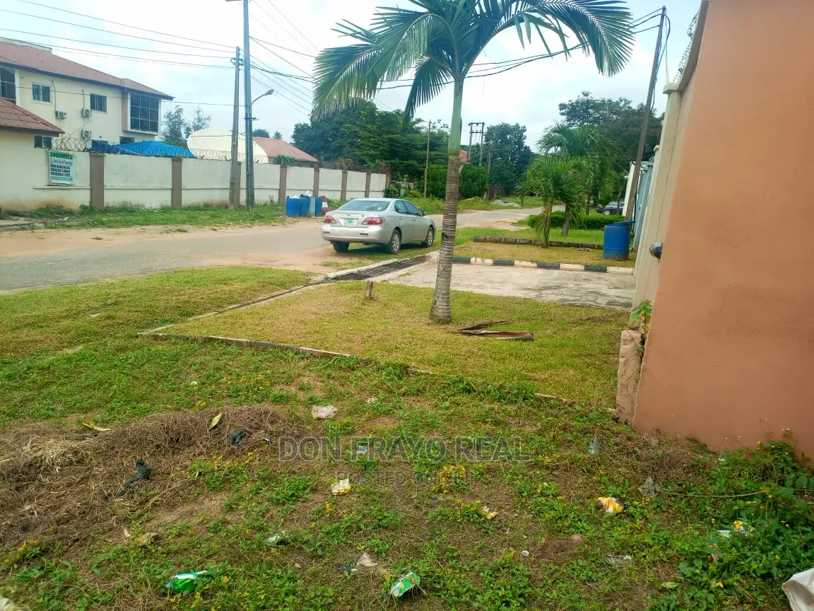 8bdrm Duplex in Kobiowu Estate, Iyanganku for sale