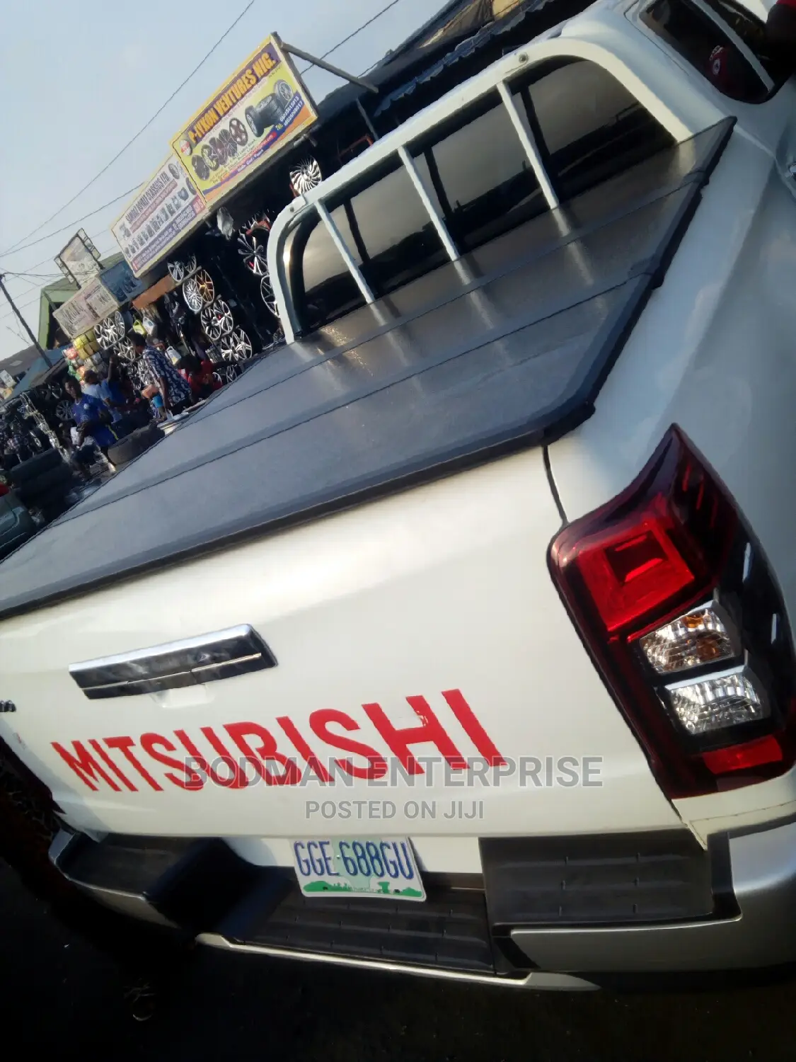 Boot Cover Fibber Folding for Mitsubishi L200