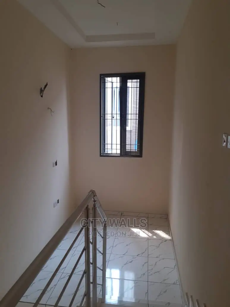 3bdrm Townhouse / Terrace in Chevron for rent