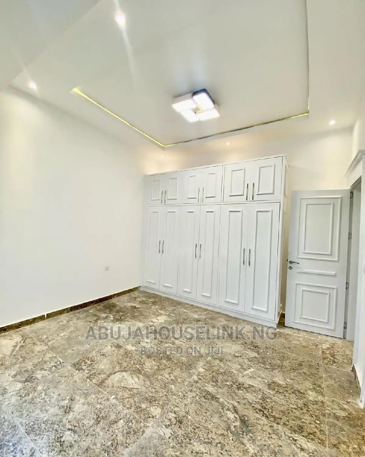 5bdrm Duplex in Guzape Abuja for sale