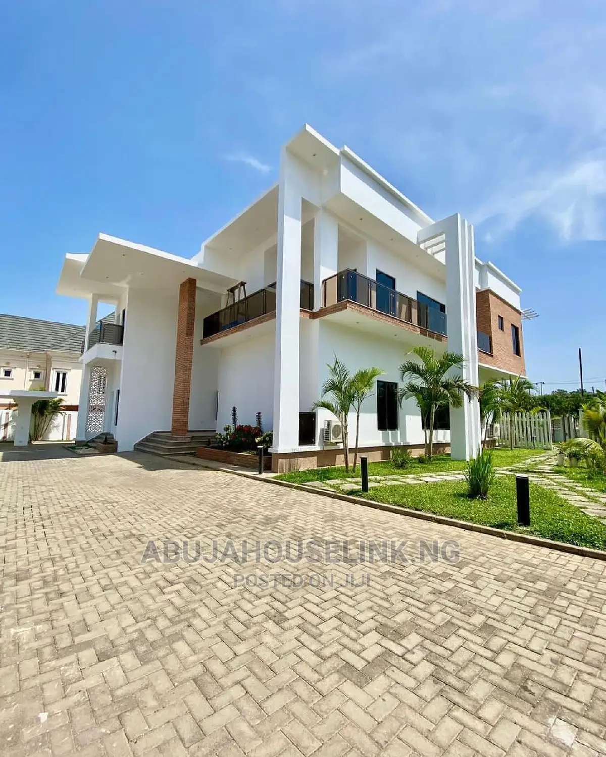 5bdrm Duplex in Guzape Abuja for sale