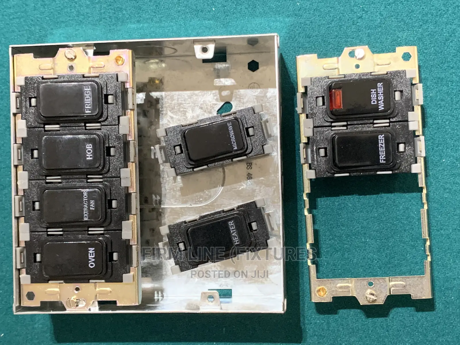 8 Gang Grid Switch (Chrome Plate/Black Switches)
