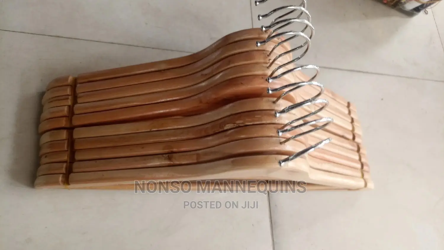New Imported Wooden Clothes Hangers for Display
