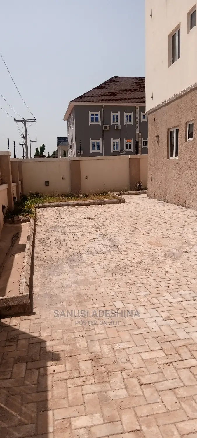 2bdrm Block of Flats in Jahi By Peace for sale