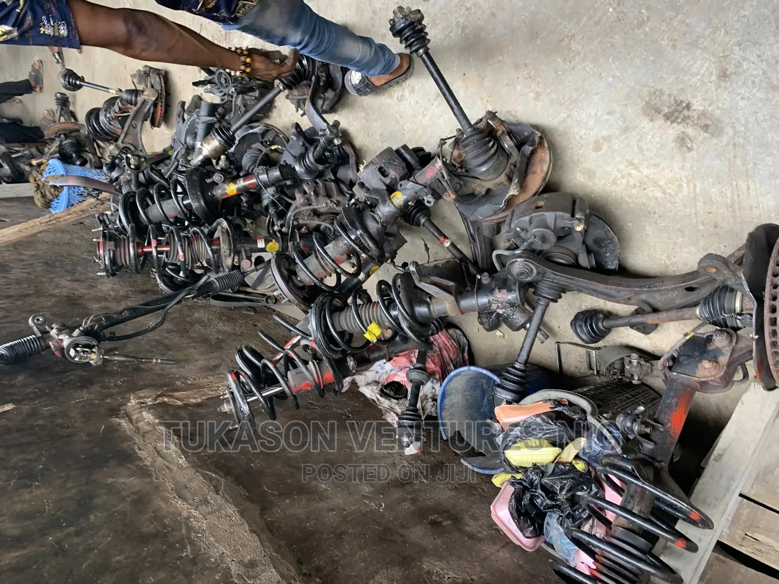 Shock Absorber for Honda and Acura Cars Available