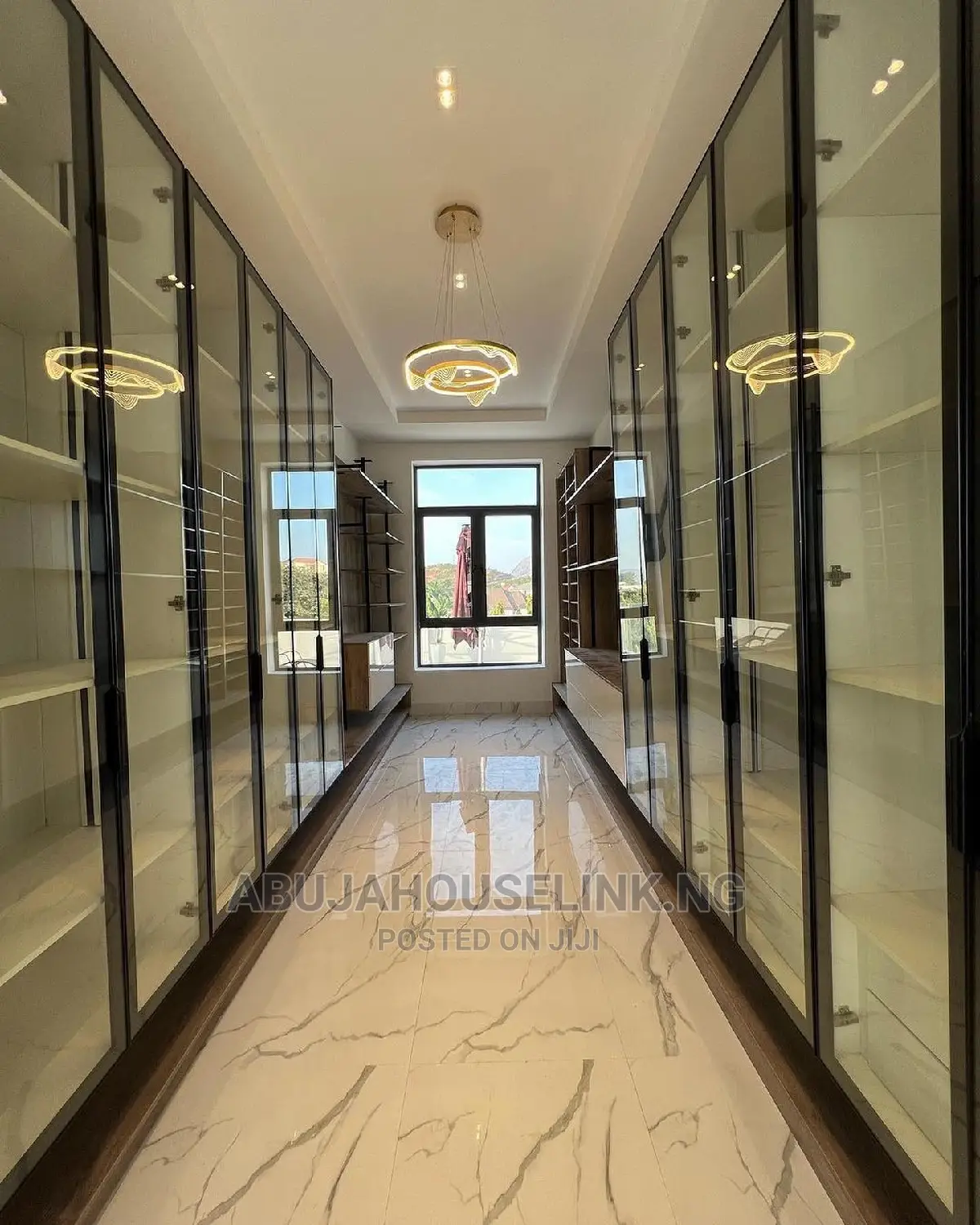 8bdrm Mansion in Asokoro Main for sale