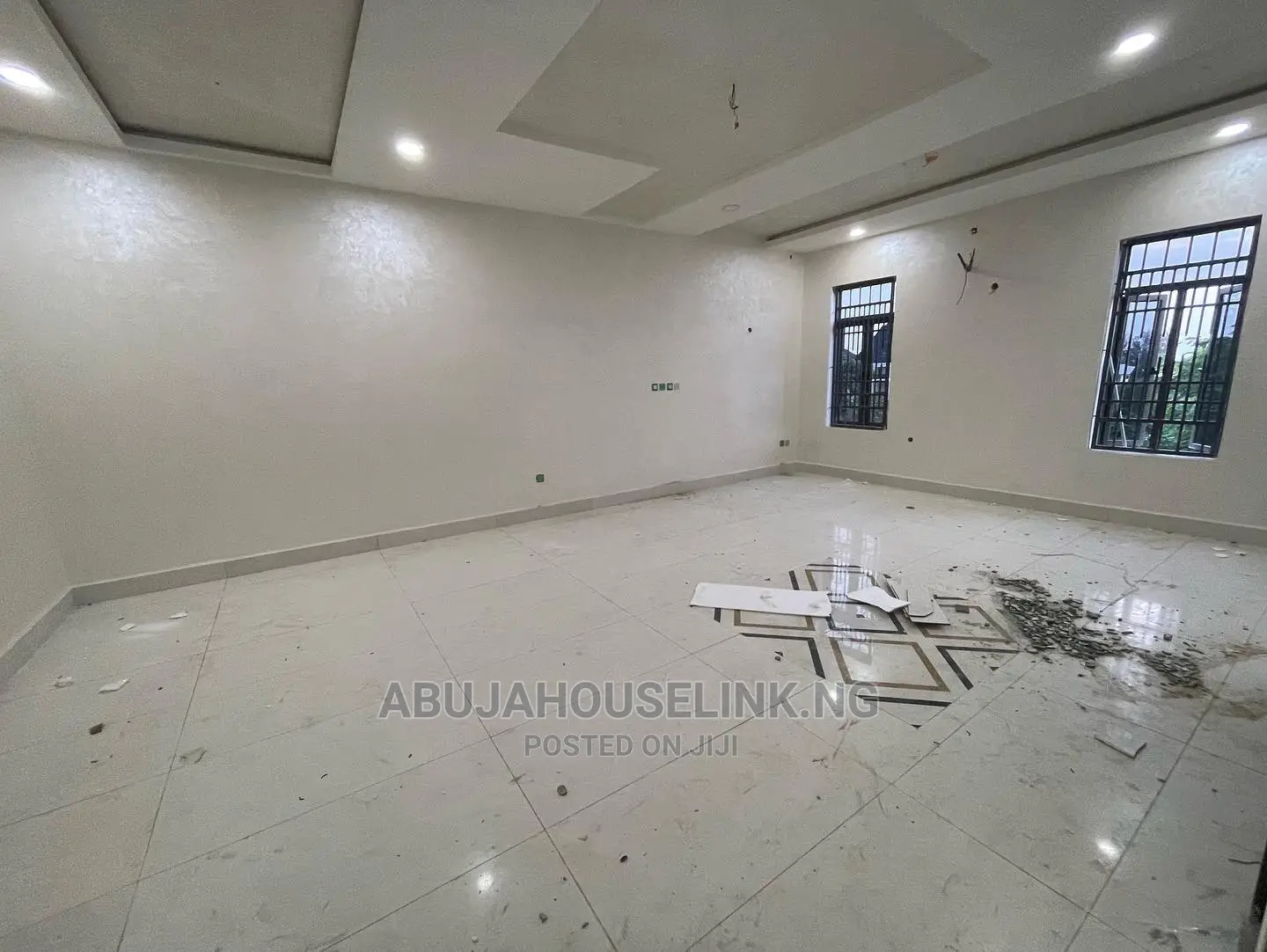 8bdrm Duplex in Maitama Abuja for sale