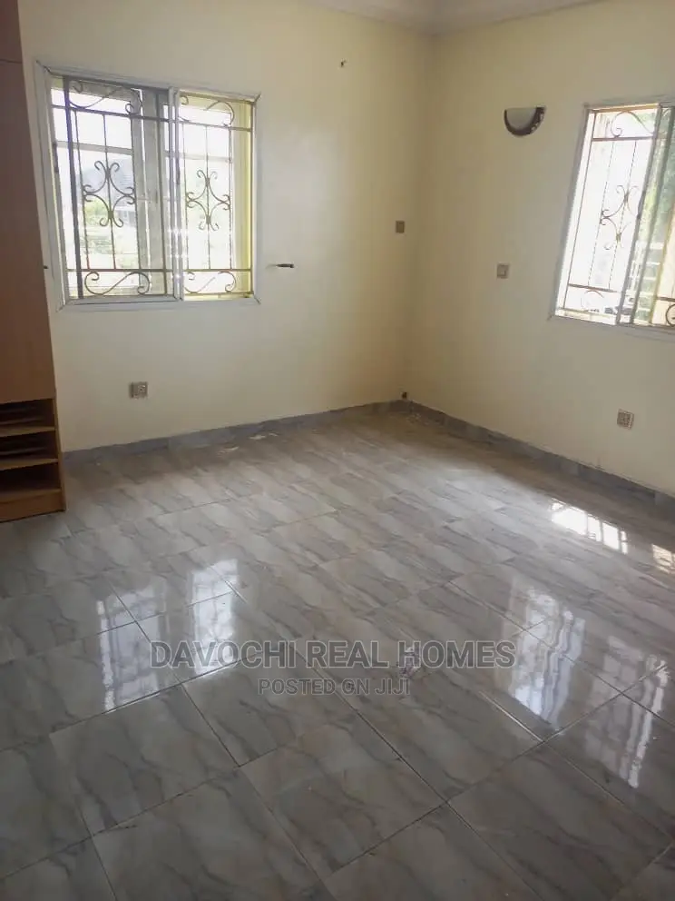 3bdrm Block of Flats in Mejak Estate, Ajah for rent
