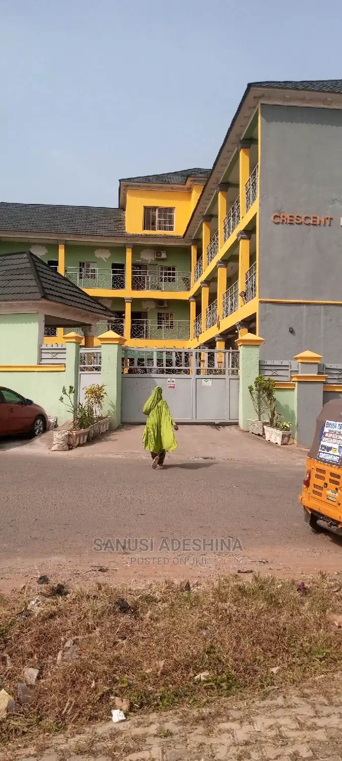 10bdrm House in Gwarimpa Estate Fct, Gwarinpa for Sale