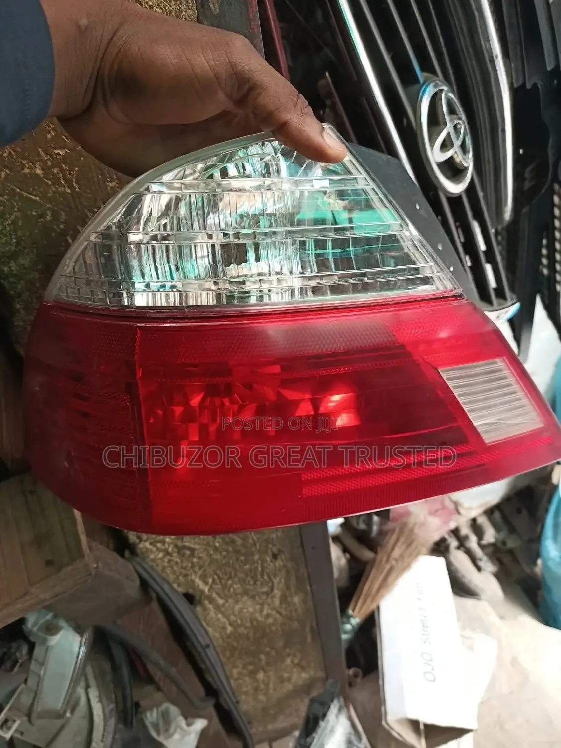 Set Rear Light Avalon 2005