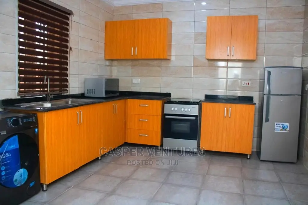 Glamorous Lightning 4-Bedroom Apartment