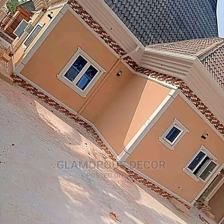 Proffessional House Paintings/Wall Screeding