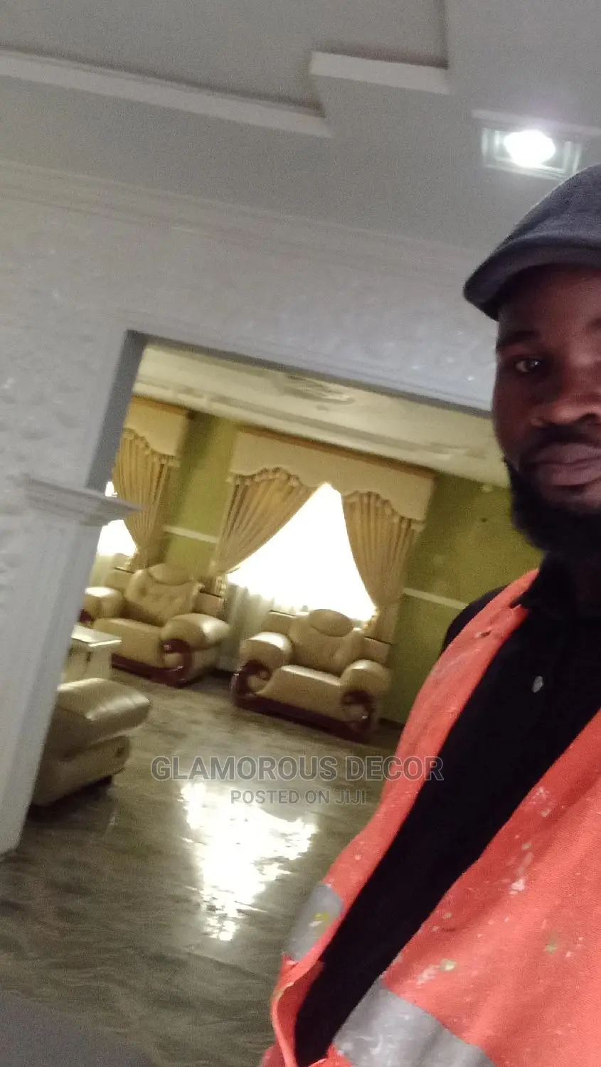 Proffessional House Paintings/Wall Screeding