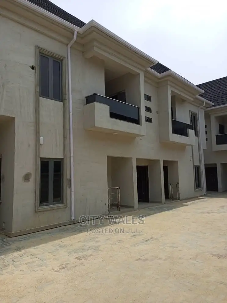 Mini Flat in Chevron for Sale