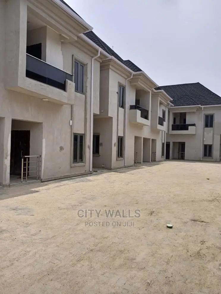 Mini Flat in Chevron for Sale