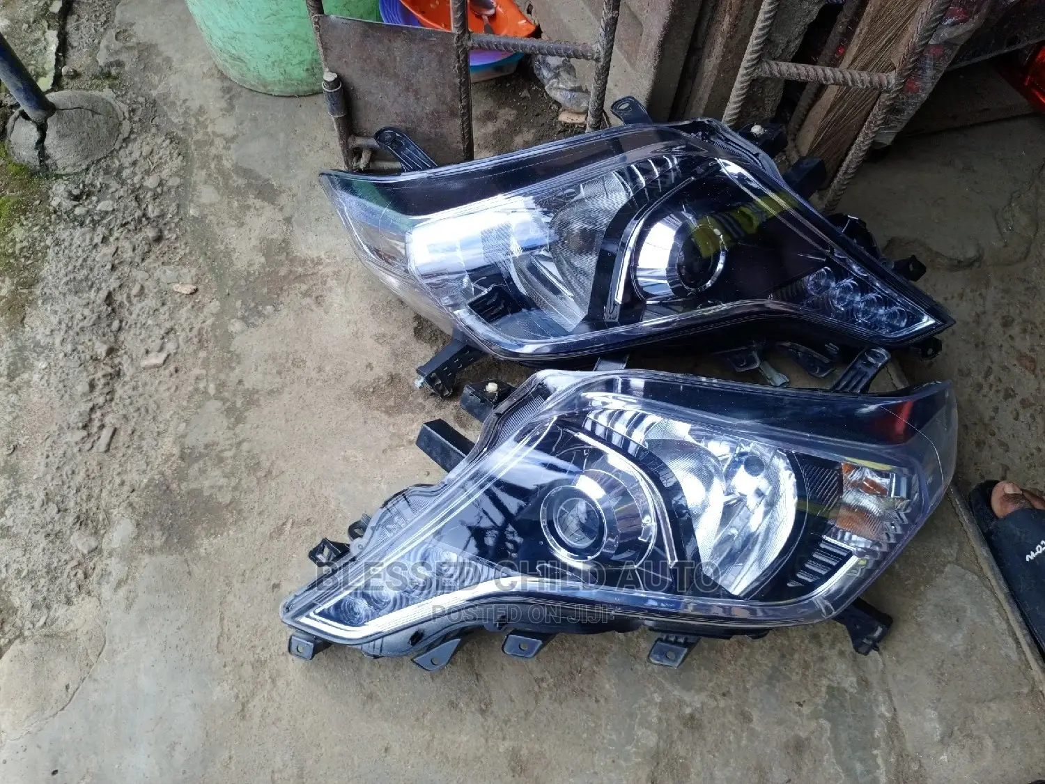 Headlamp Toyota Land Cruiser Prado 2015