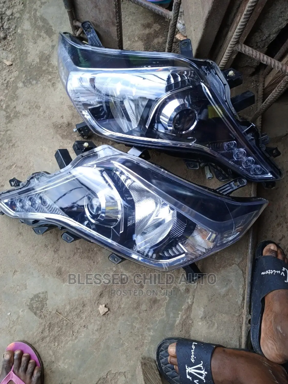 Headlamp Toyota Land Cruiser Prado 2015