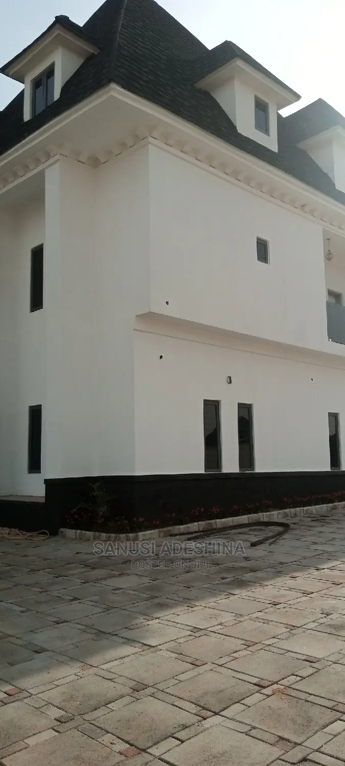5bdrm Mansion in Gwarimpa Estate Fct, Gwarinpa for sale