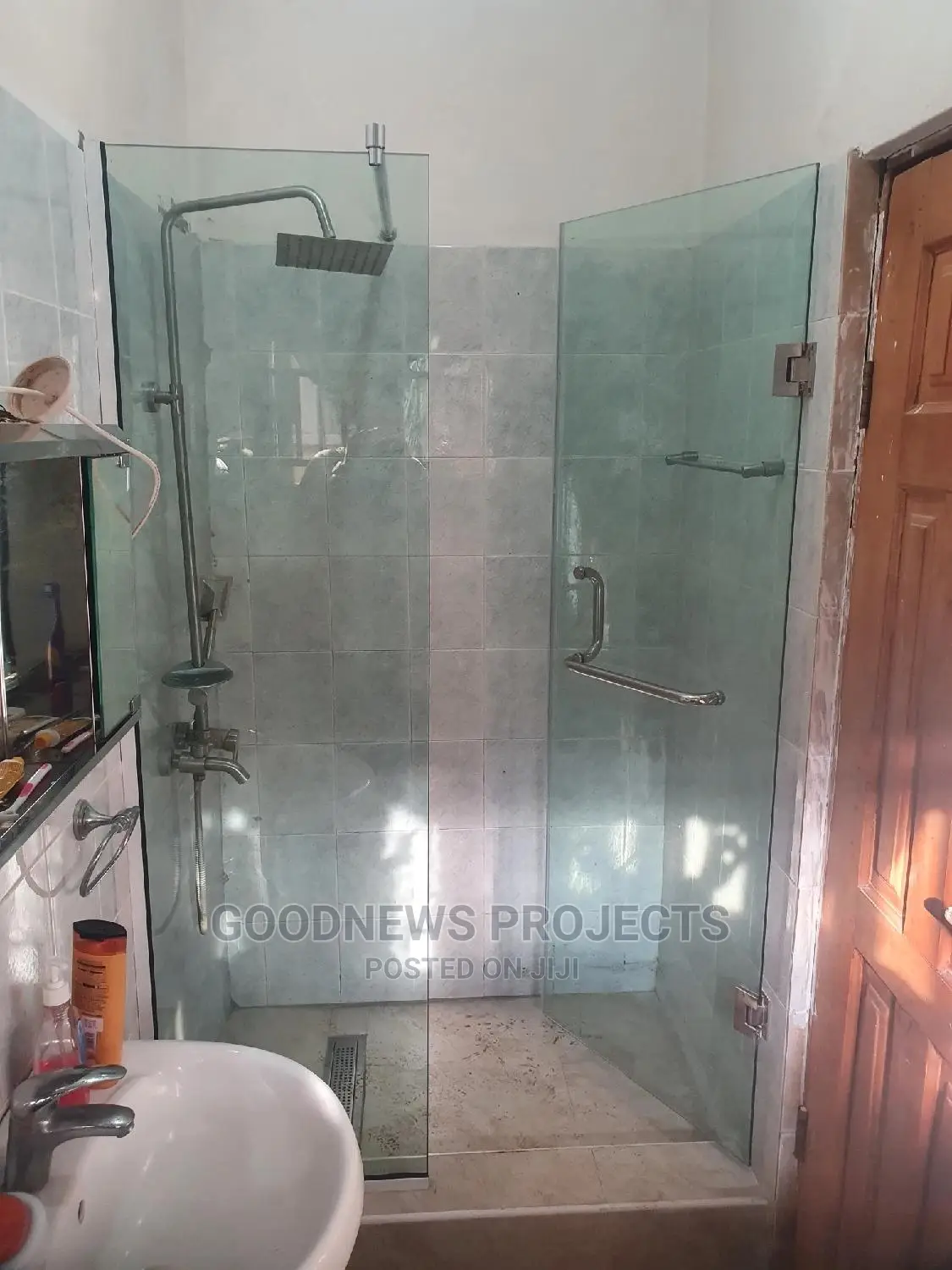 Frameless Glass Bath