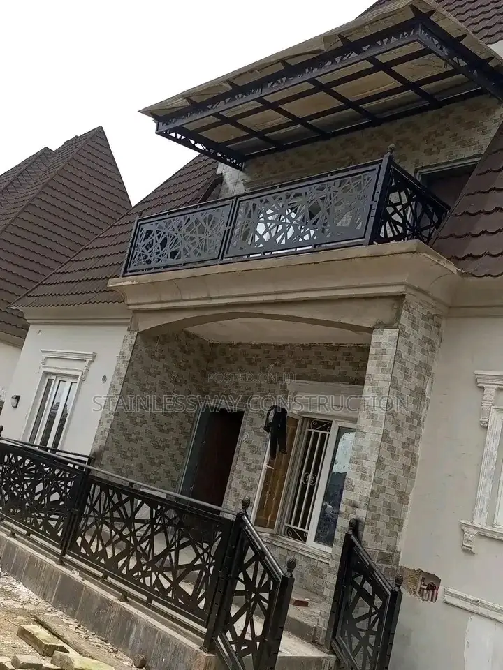 Laser-Cut Desire Round at Abuja